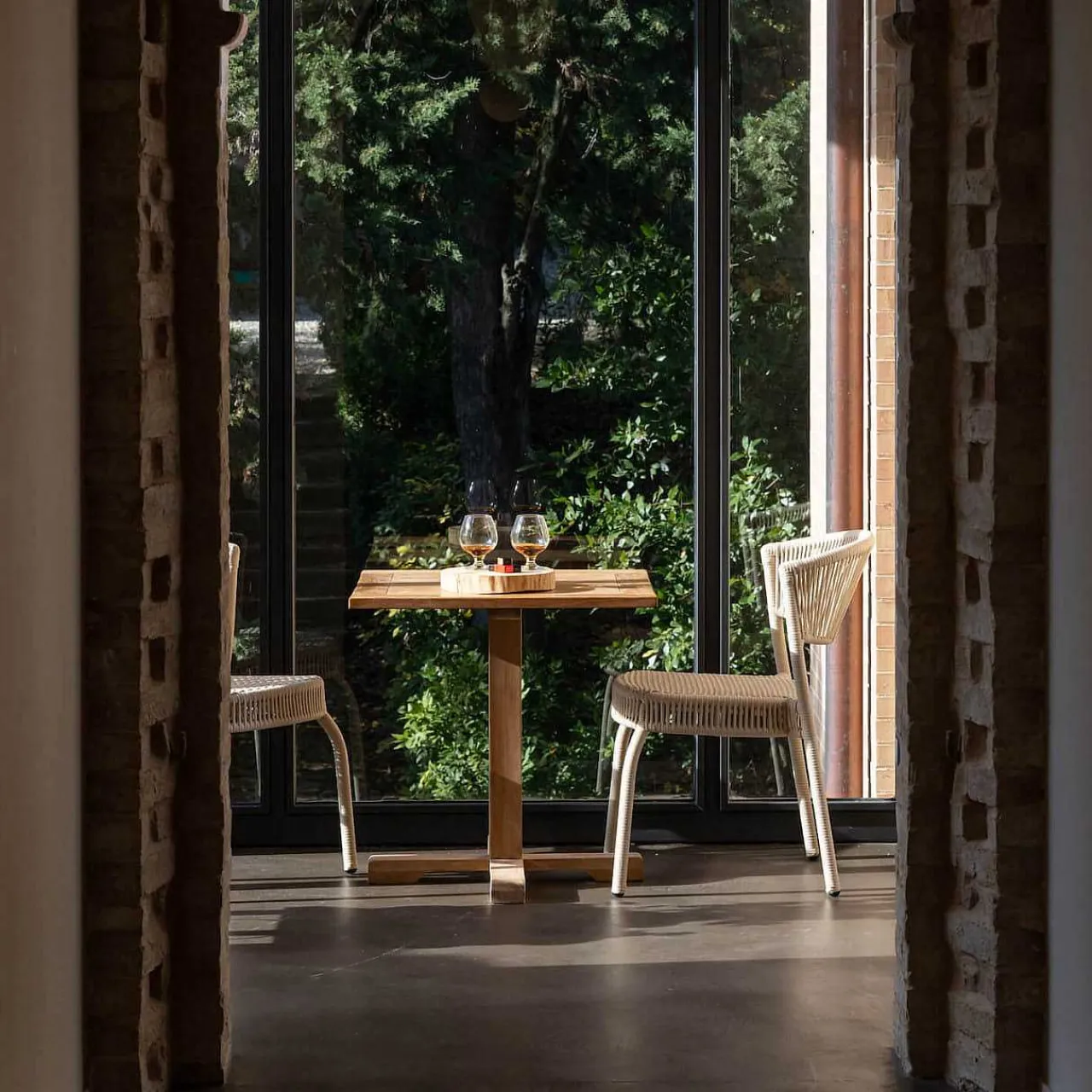 mutoni ethnic Garten Bistrotisch Lomi Teak 80X80> Bistrotische
