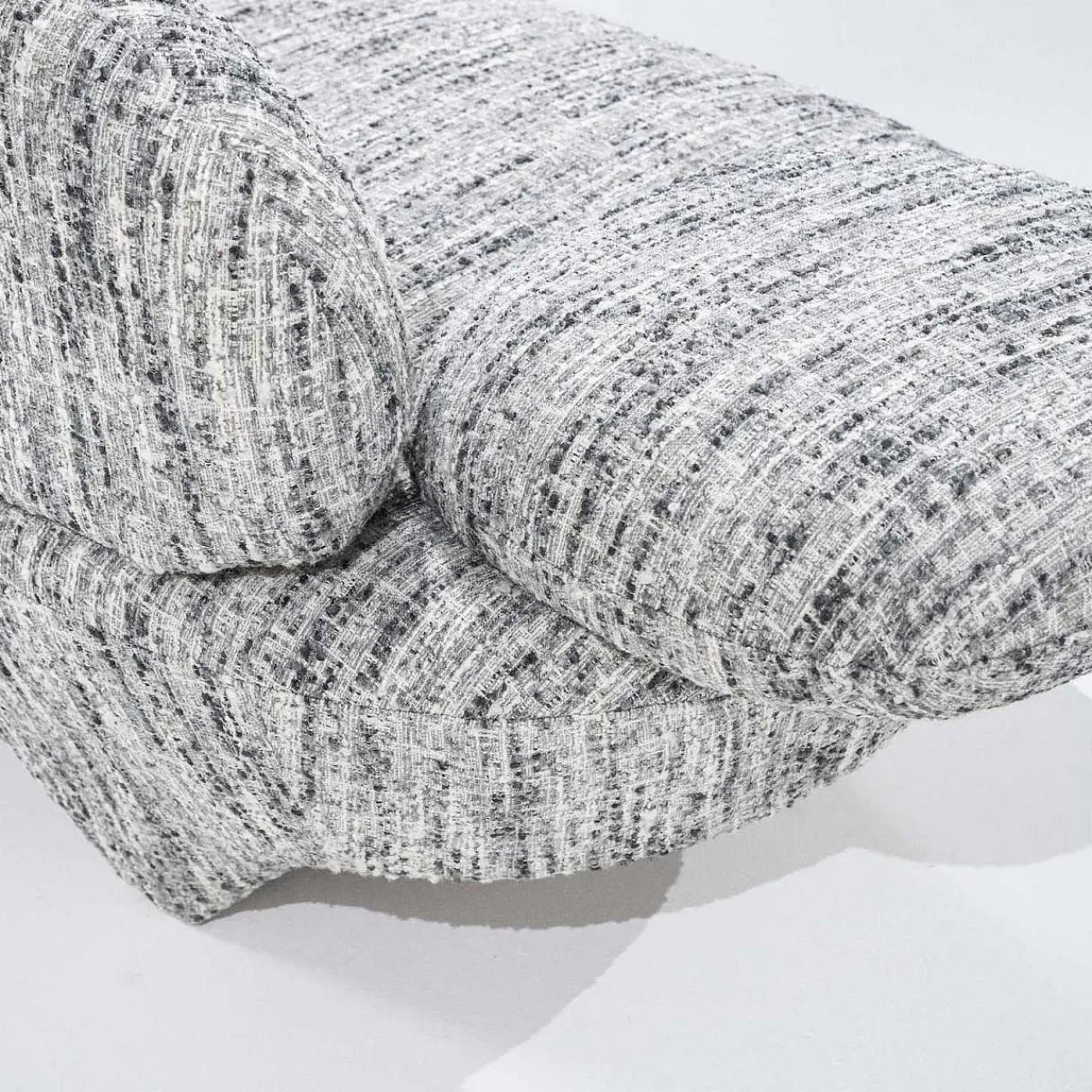 Eleonora Sofa Jayden Barkley Grau 265> Sofas