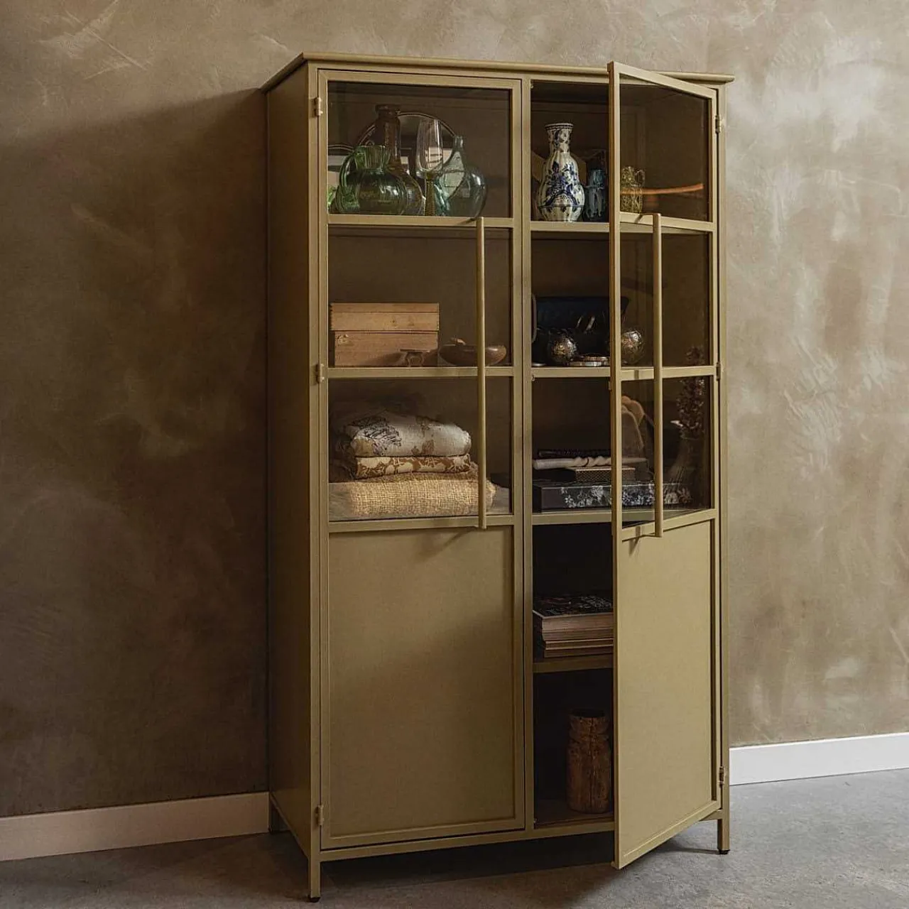 mutoni living Vitrinenschrank Exhibit Khaki 99X170> Vitrinen
