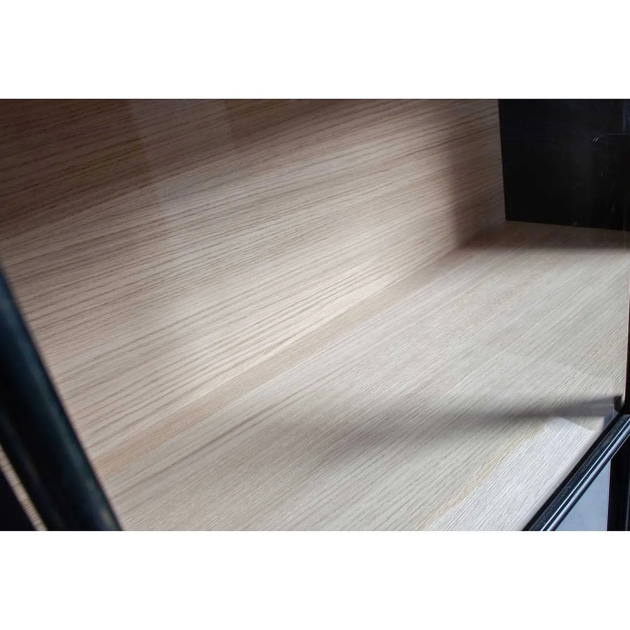 mutoni living Vitrinenschrank Sivan Kiefer Schwarz 200X100> Vitrinen